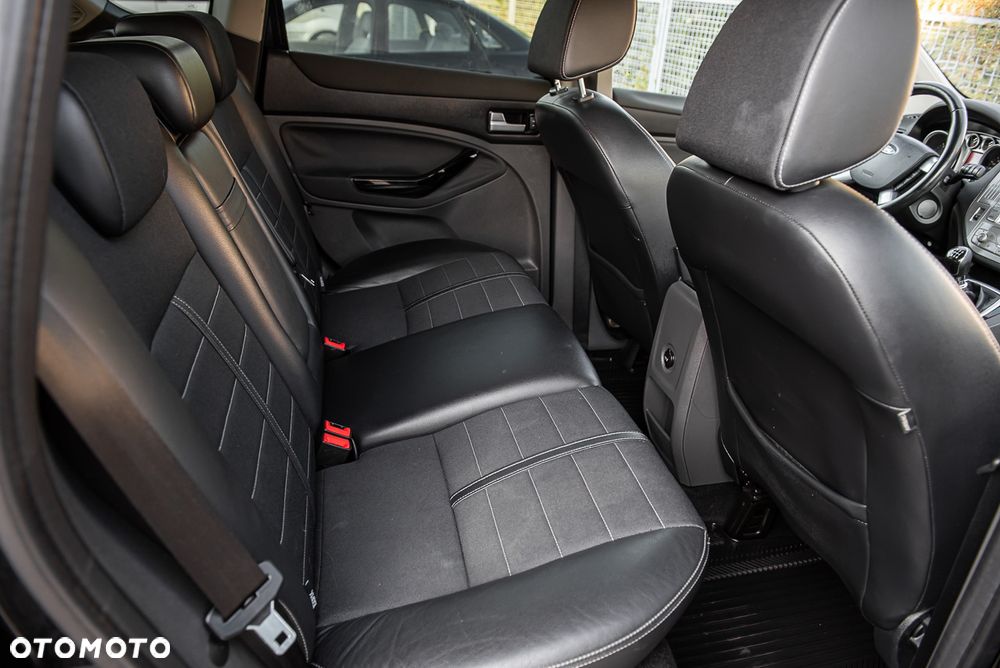 Ford Kuga 2.0 TDCi 2x4 Titanium - 25