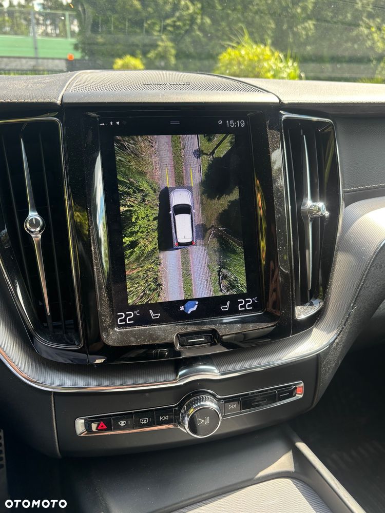 Volvo XC 60 T8 AWD Plug-In Hybrid R-Design - 11