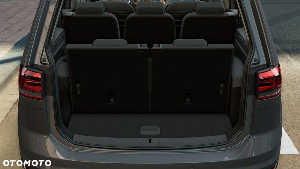 Volkswagen Touran - 12