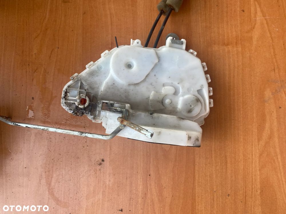 ZAMEK LEWY PRZEDNI 72151SMGG0 HONDA CIVIC VIII UFO R81 - 5