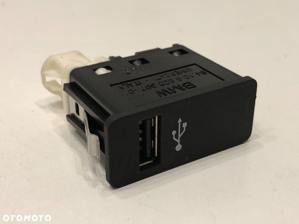 GNIAZDO USB  MINI MINI CLUBMAN (F54) 2014 - 2022 Cooper S ALL4 141 kW [192 KM] benzyna 2015 - 2022 - 1