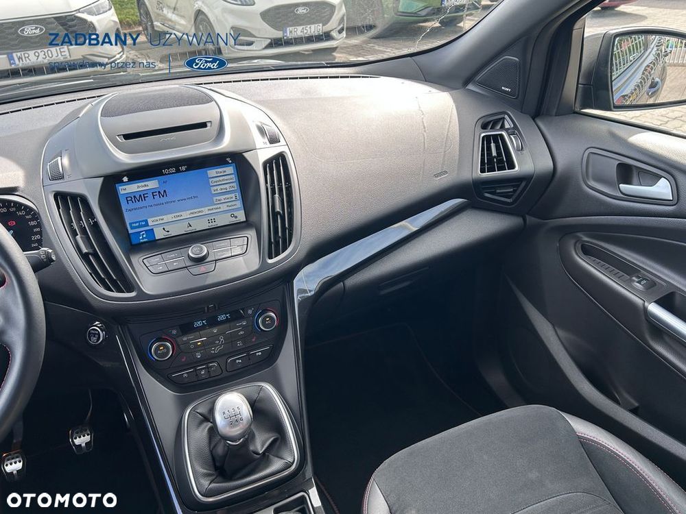 Ford Kuga 1.5 EcoBoost 2x4 ST-Line - 11