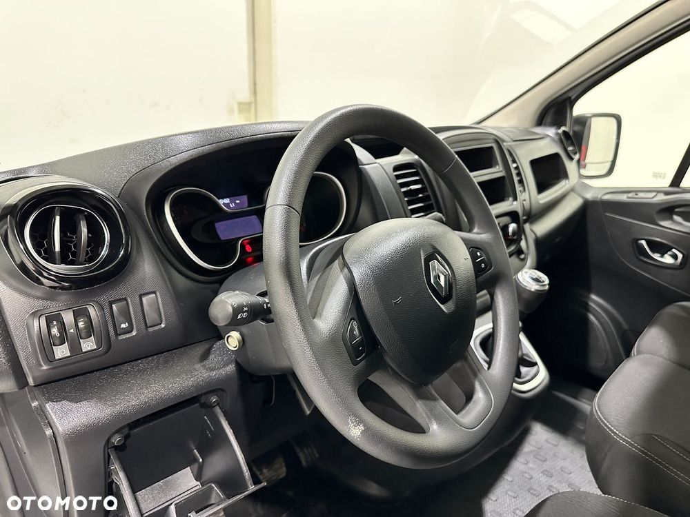 Renault Trafic - 26