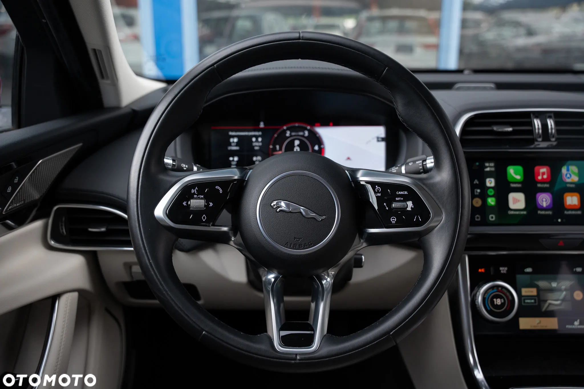 Jaguar XE 2.0 D180 R-Dynamic HSE - 25