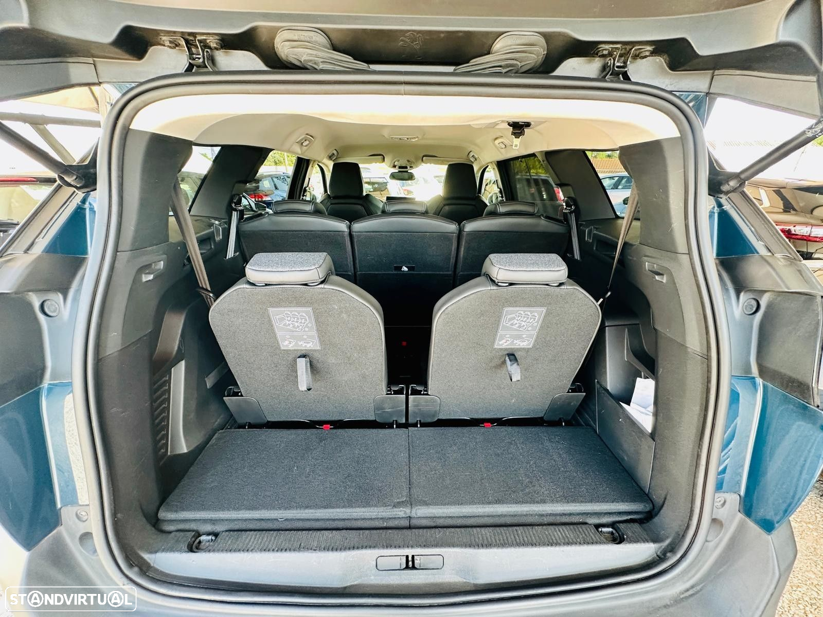 Peugeot 5008 1.5 BlueHDi Allure EAT8 - 32