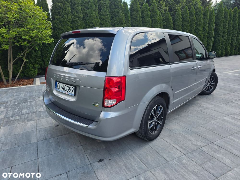 Dodge Grand Caravan - 5