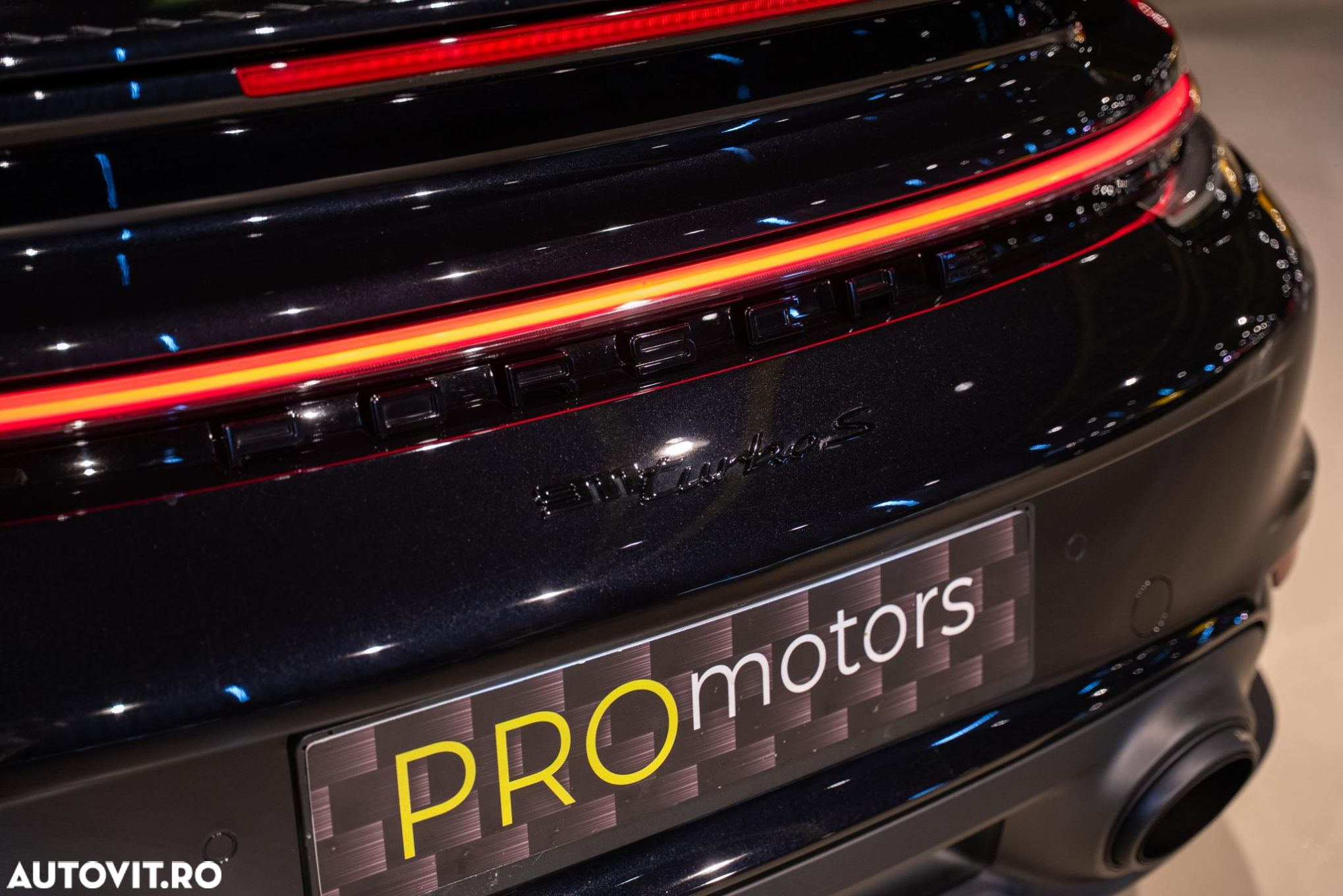 Porsche 911-TURBO-S PDK - 12