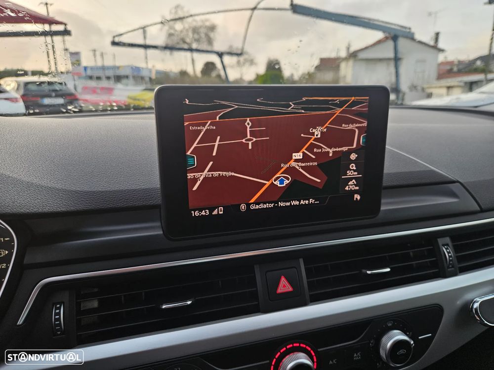 Audi A4 Avant 2.0 TDI Design S tronic - 43