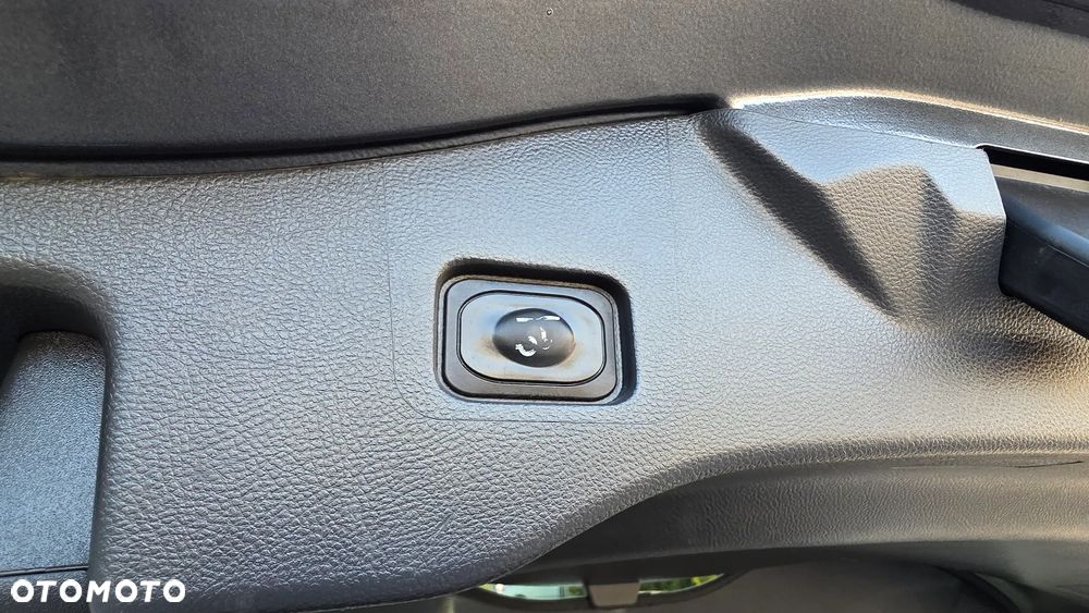 Ford Mondeo 2.0 TDCi Titanium - 23