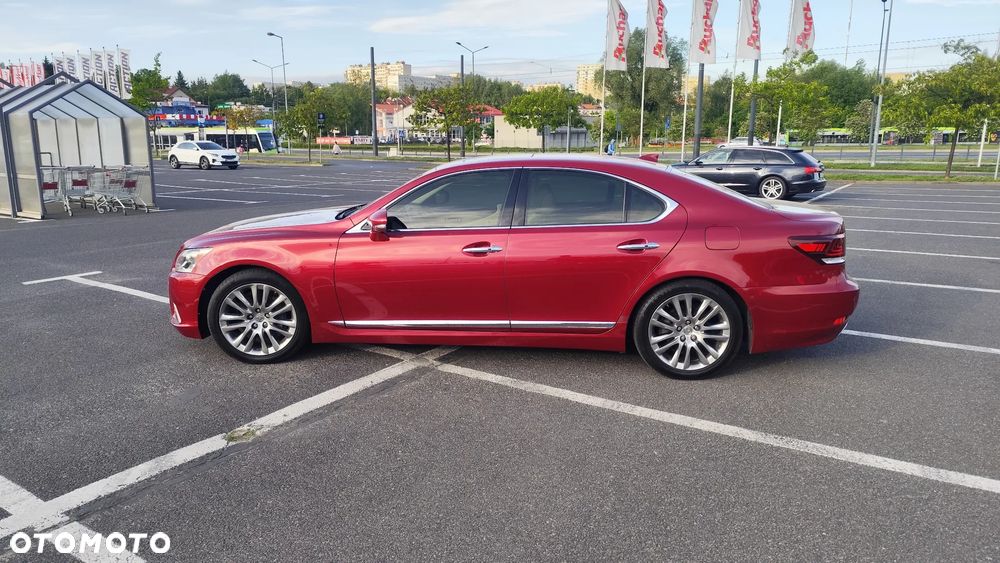 Lexus LS - 4