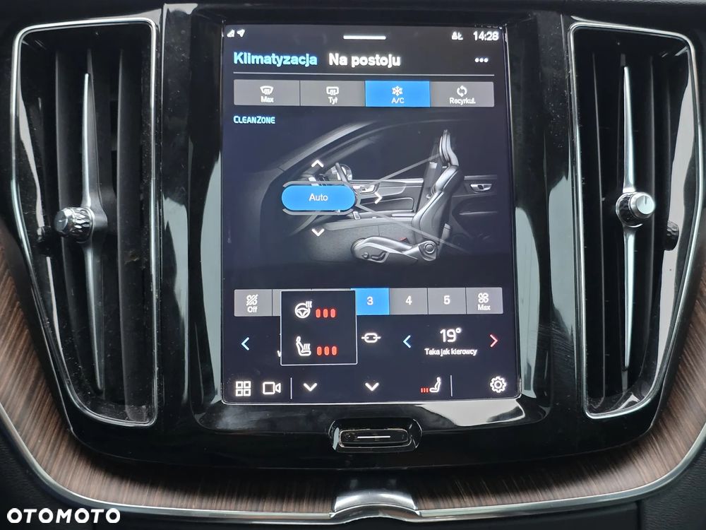 Volvo XC 60 B5 B AWD Plus Bright - 27