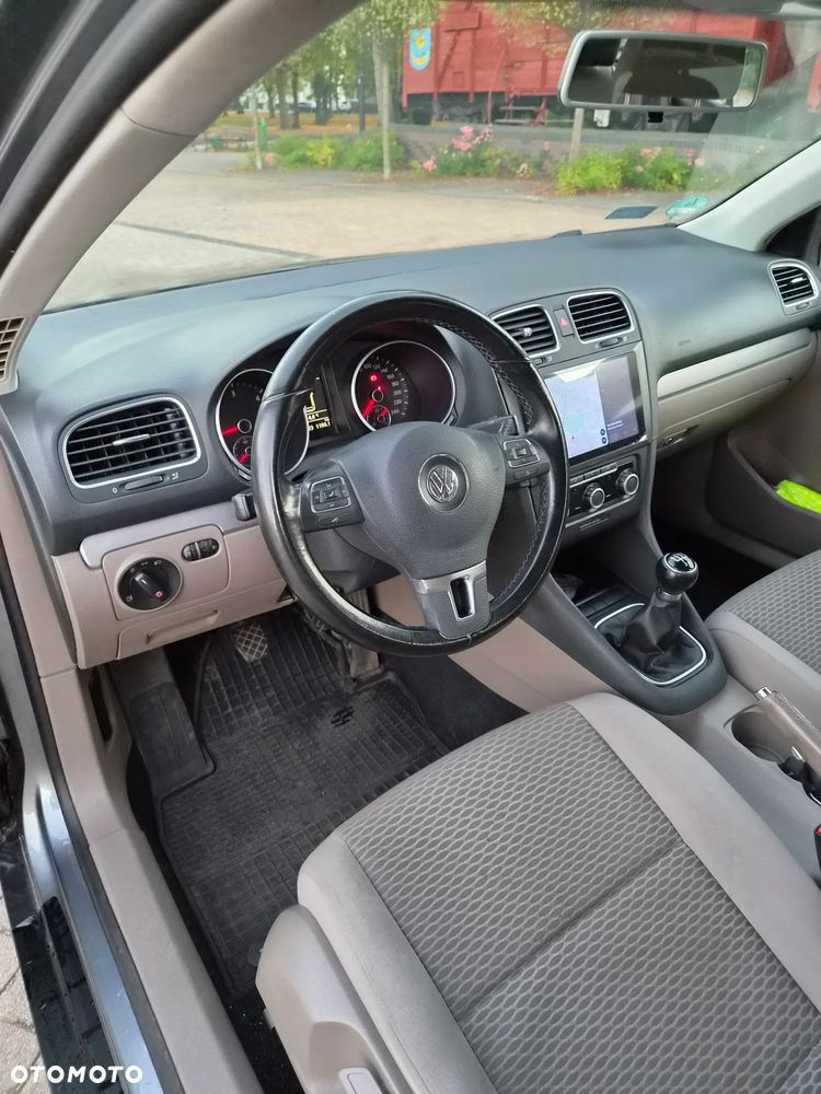 Volkswagen Golf - 6