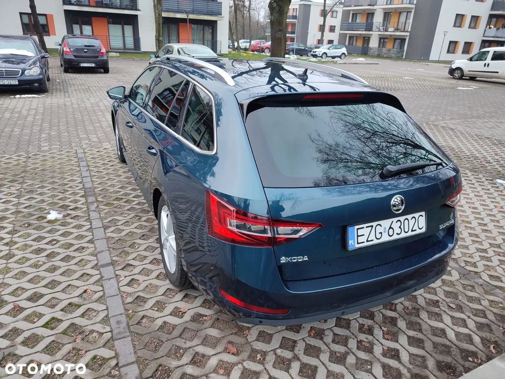 Skoda Superb 2.0 TDI DSG L&K - 8