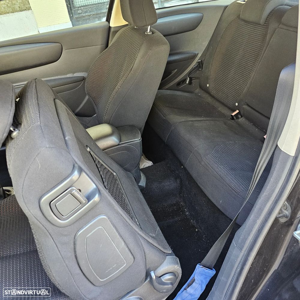 Citroën C4 Coupé 1.6 HDi 110 VTR - 24