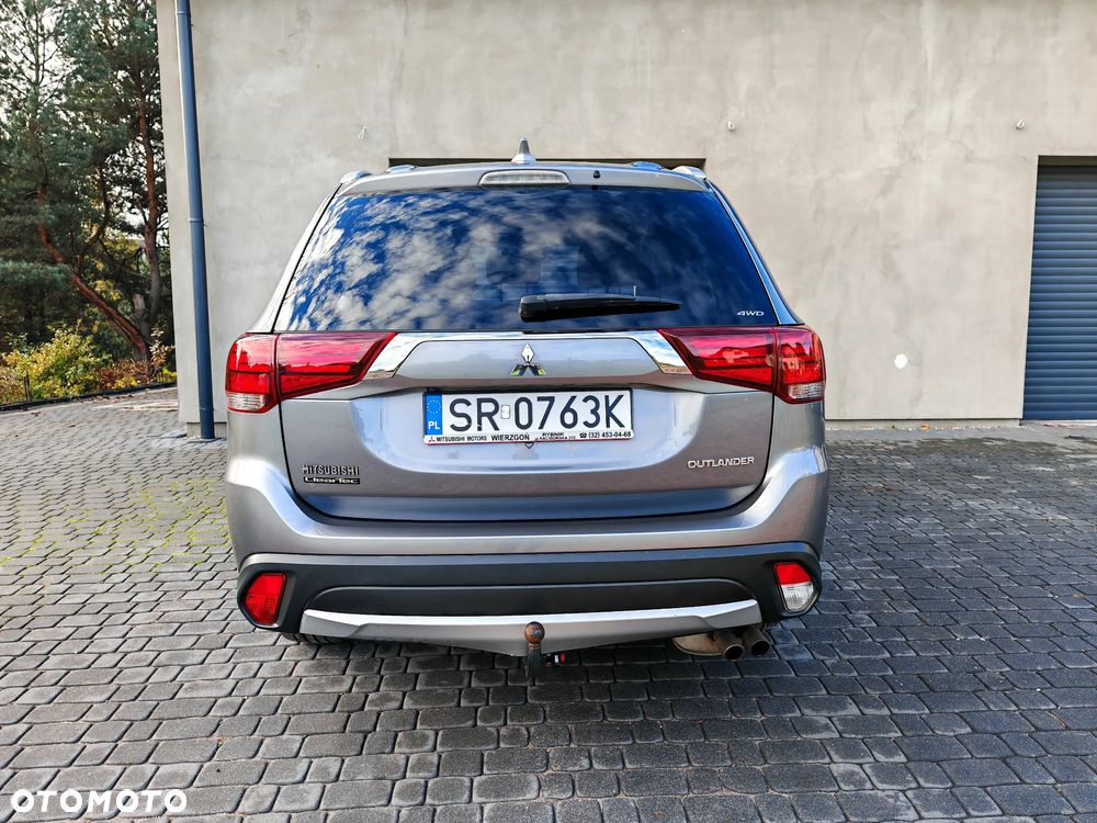 Mitsubishi Outlander 2.0 Instyle + 4WD CVT - 14