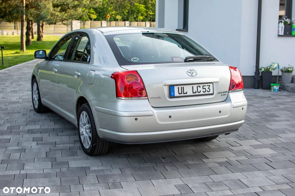 Toyota Avensis - 25