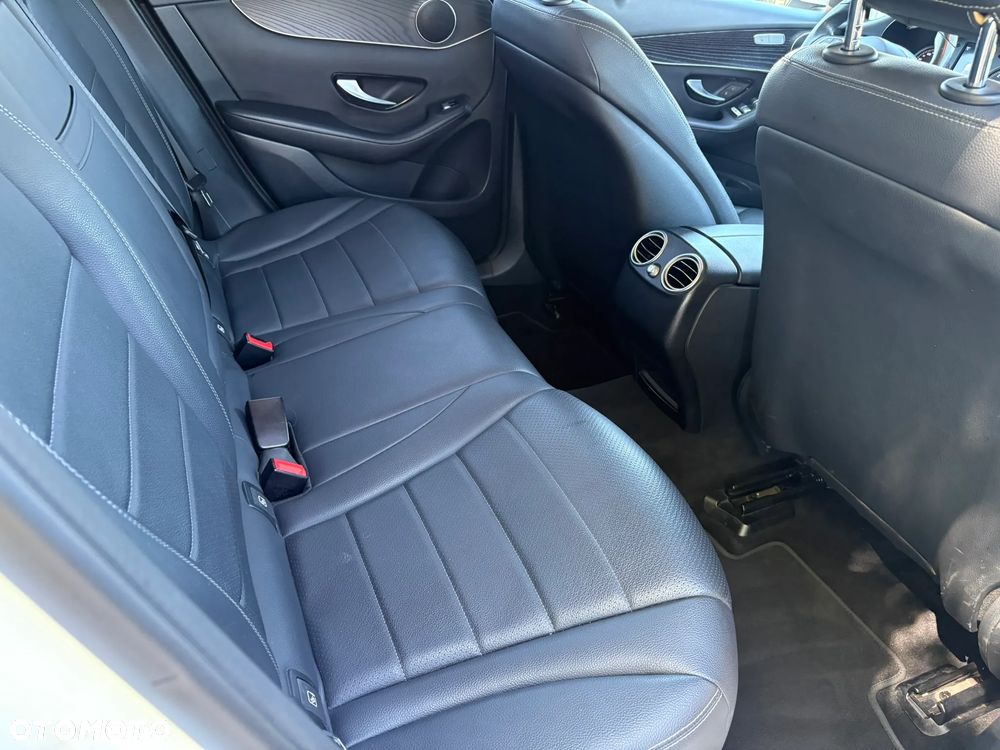 Mercedes-Benz GLC 220 d 4Matic 9G-TRONIC - 26