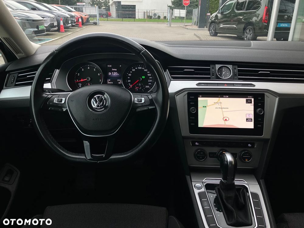 Volkswagen Passat - 20