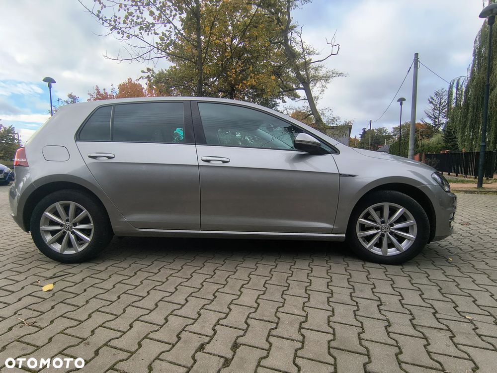 Volkswagen Golf - 6