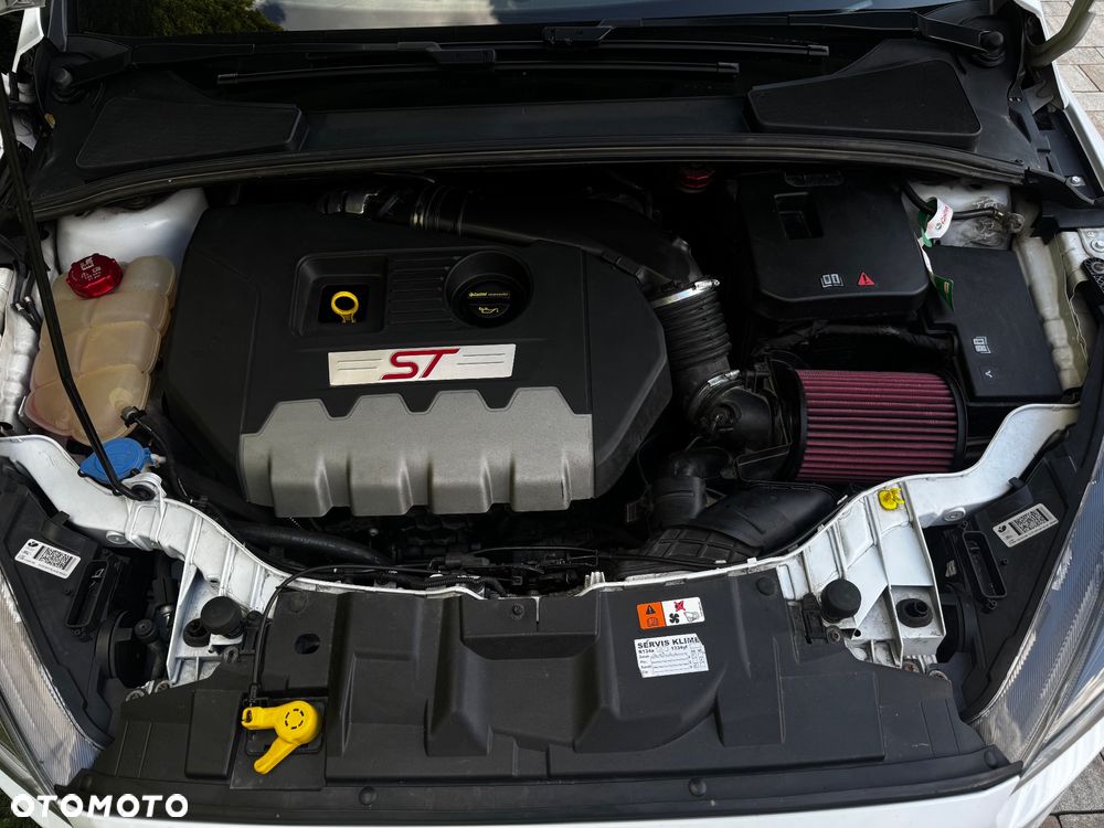 Ford Focus 2.0 EcoBoost ST - 9