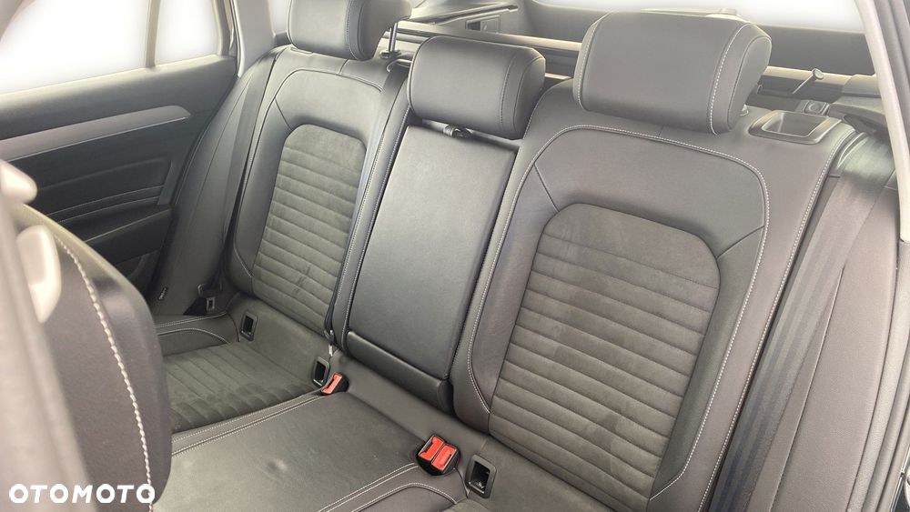 Volkswagen Passat - 13