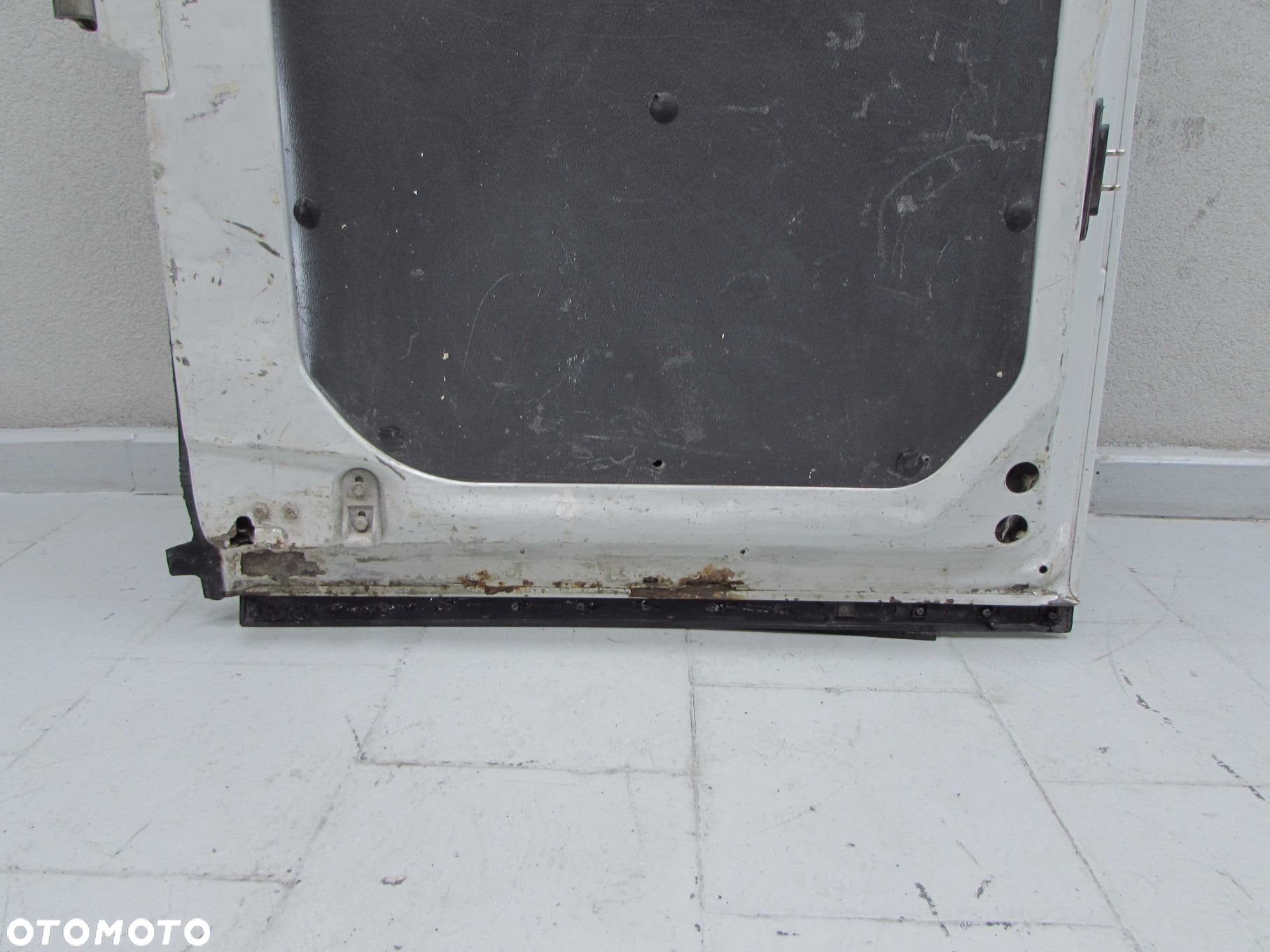 IVECO DAILY IV LIFT 06-14 DRZWI TYL TYLNE LEWE BIALE H2 - 12