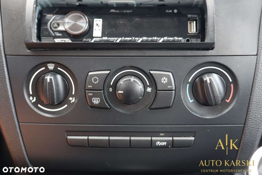 BMW Seria 1 - 25