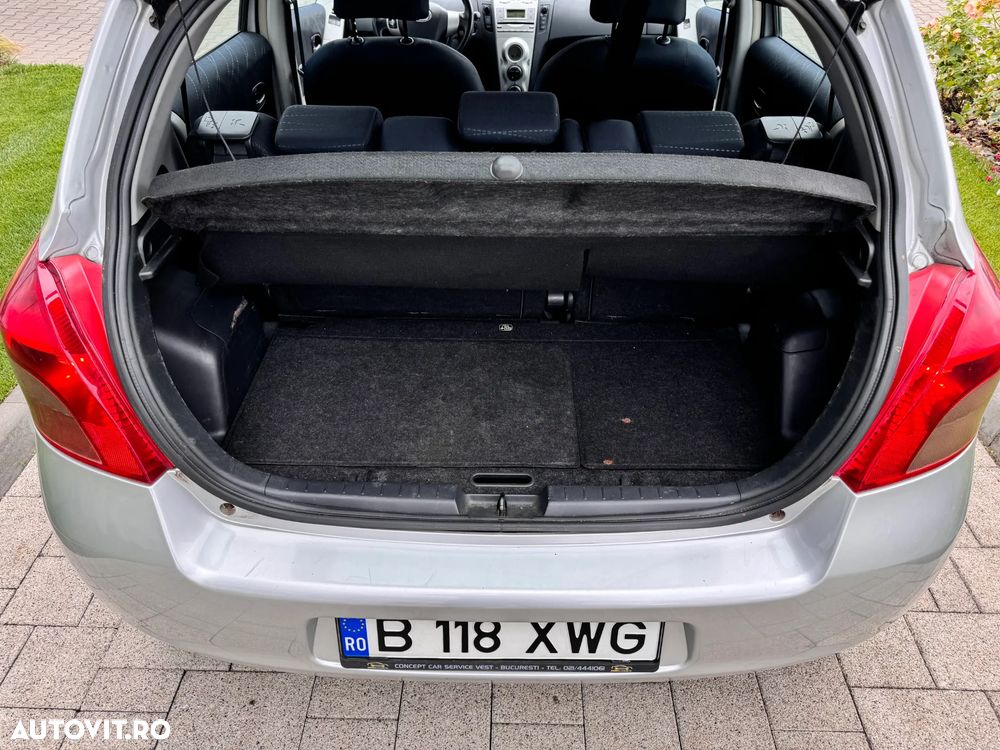 Toyota Yaris 1.4 D-4D Luna - 24