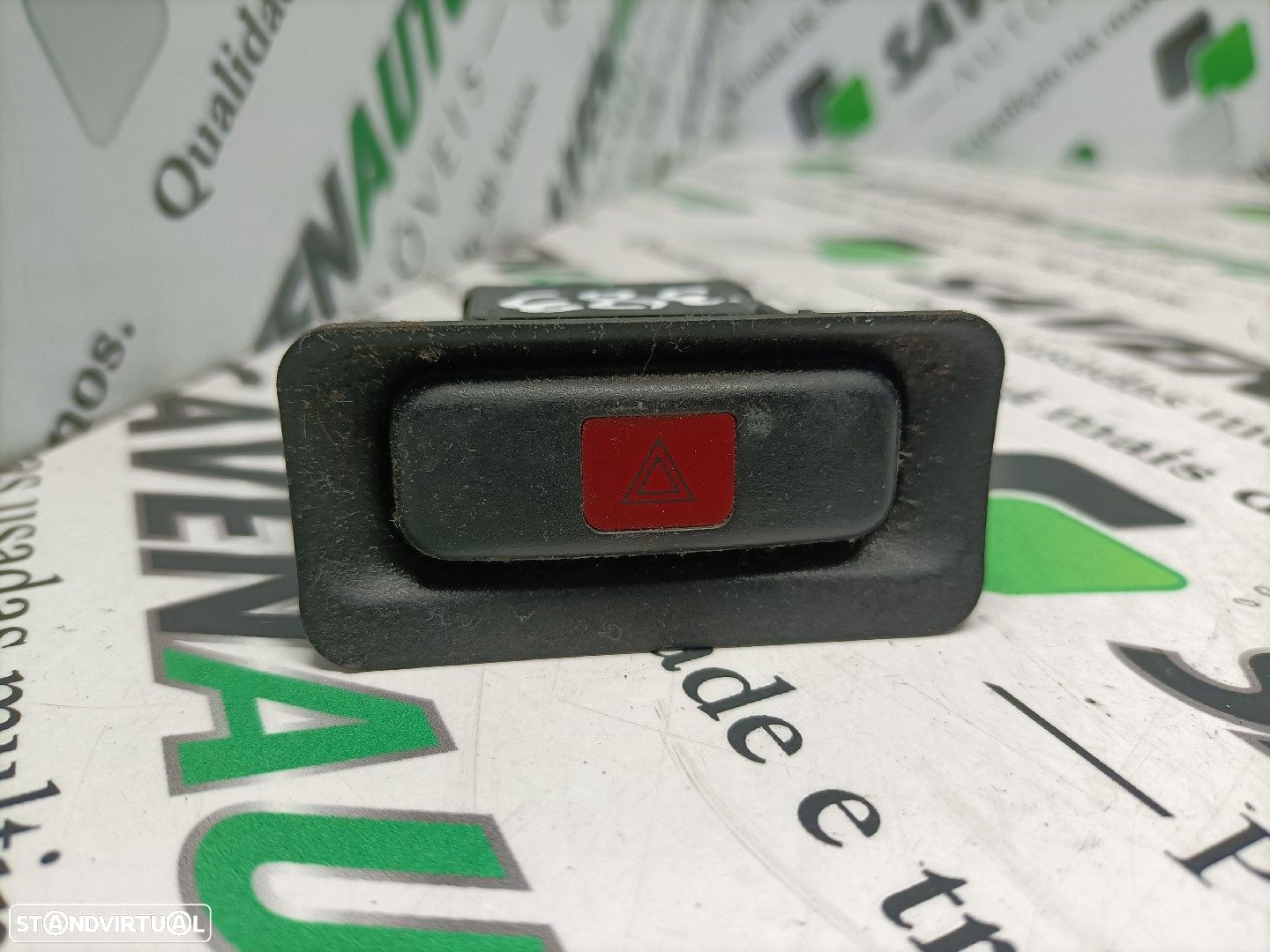 Botão De 4 Piscas Honda Civic Iv Hatchback (Ec, Ed, Ee) - 1
