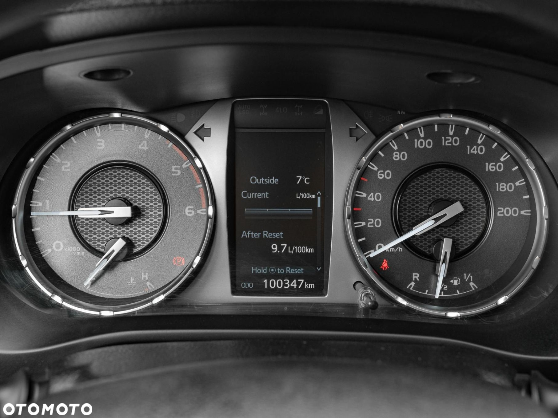 Toyota Hilux - 15