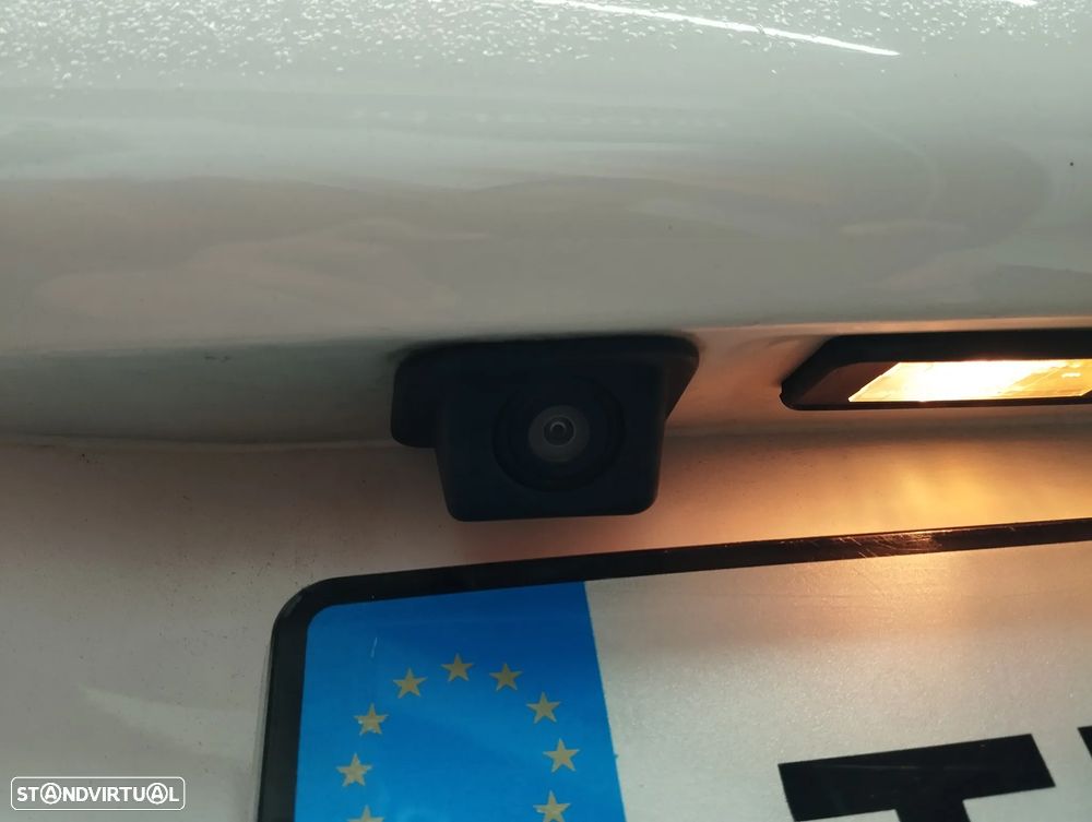Peugeot 2008 1.2 PureTech Style - 12