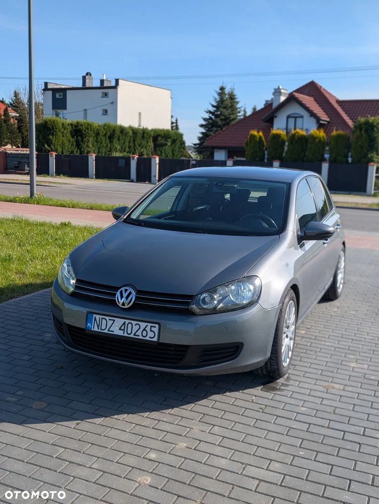 Volkswagen Golf - 1