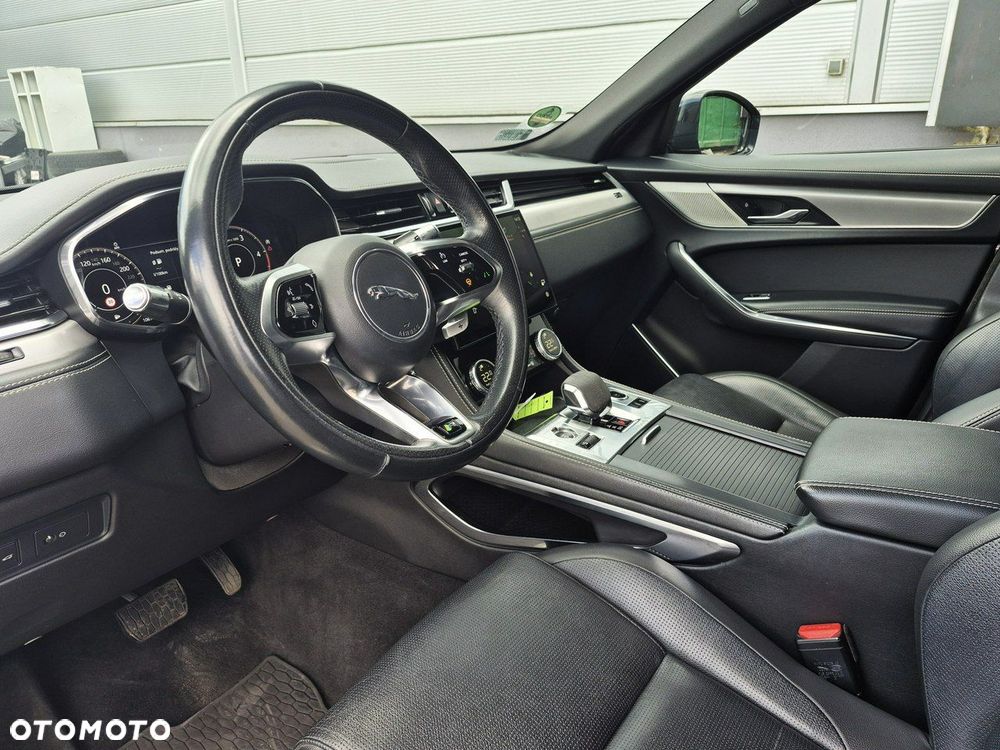 Jaguar F-Pace - 22