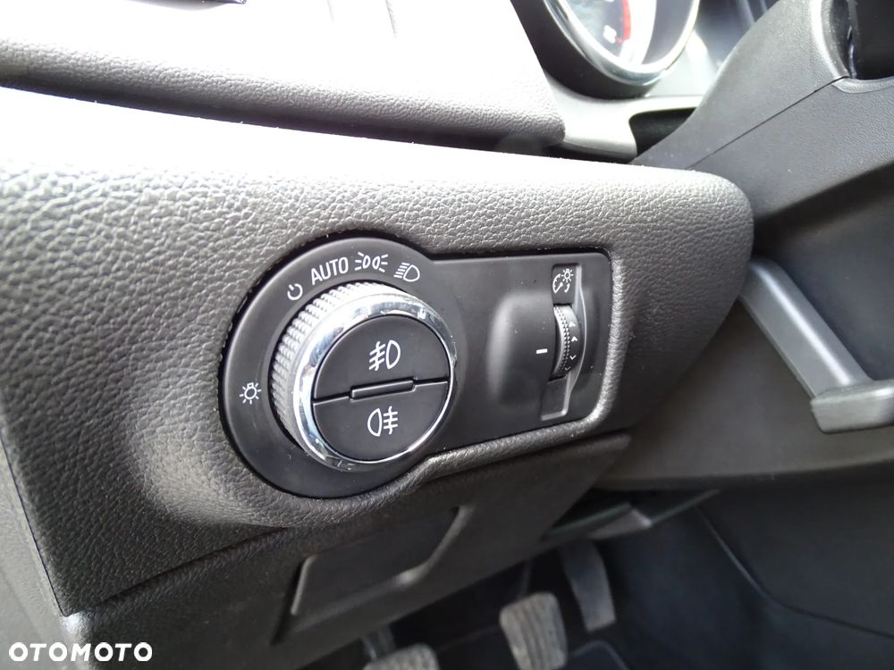 Opel Astra 1.4 Turbo Active - 30