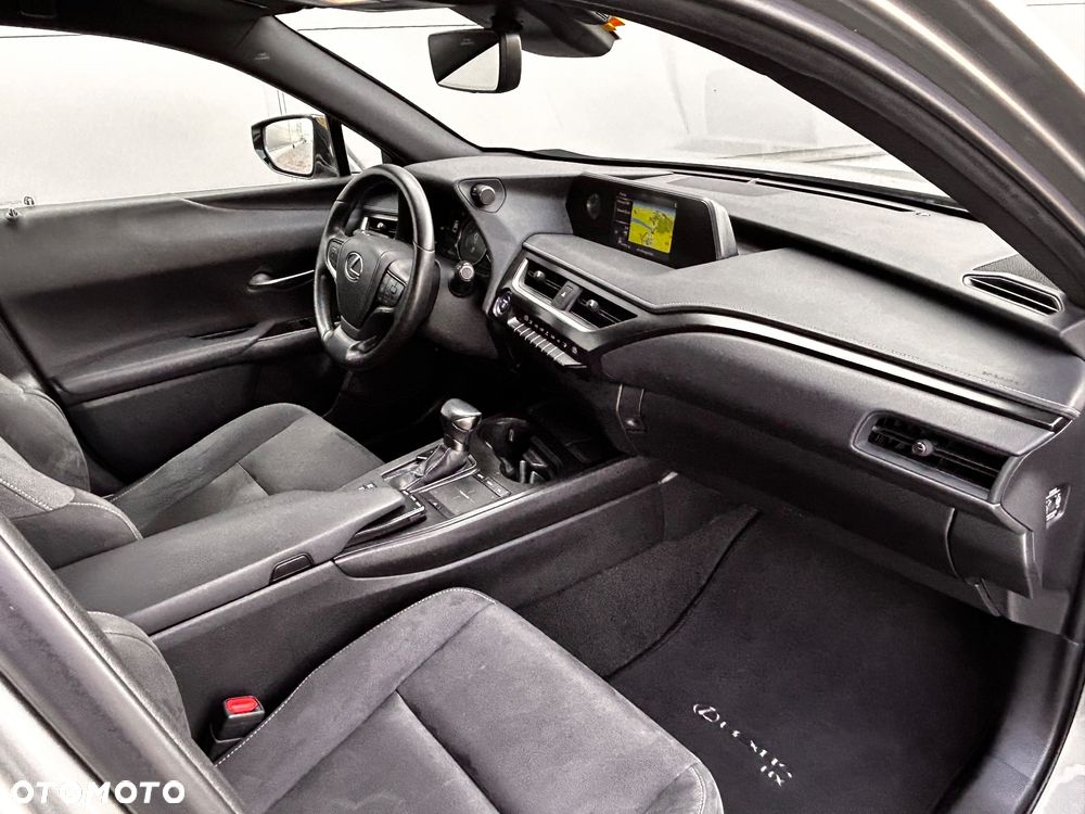 Lexus UX 250h Elegance 2WD - 26