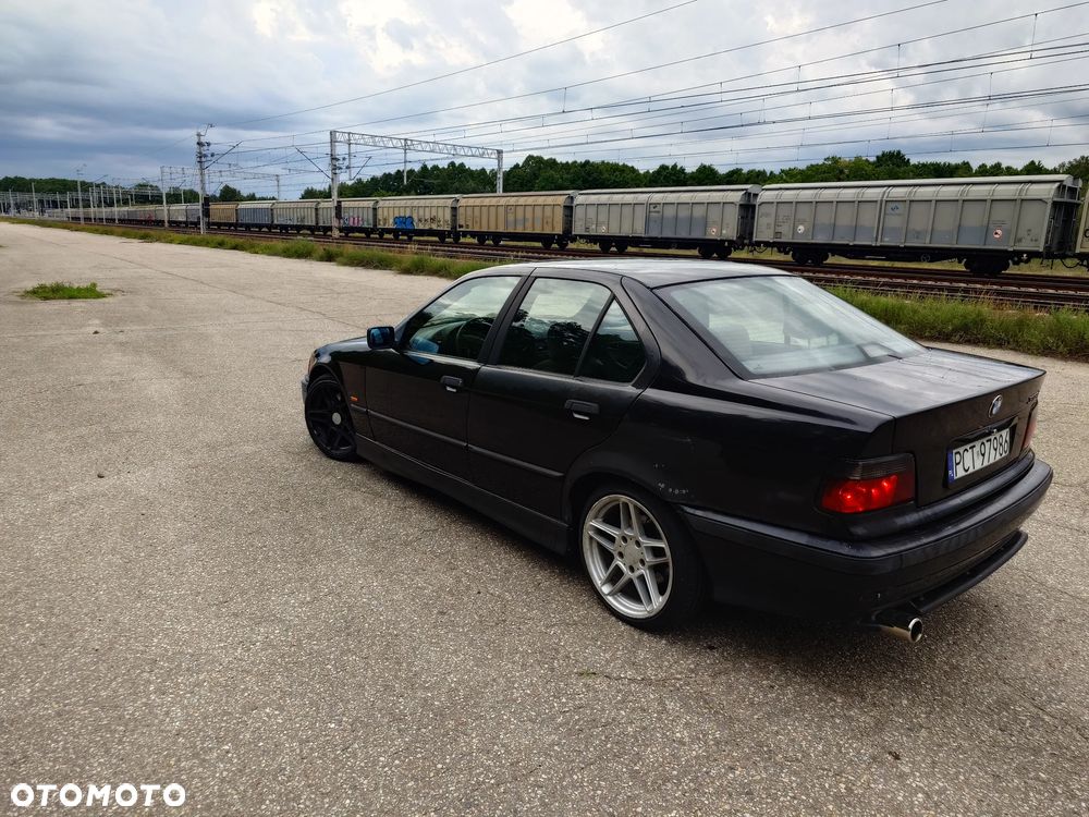 BMW Seria 3 318i - 6