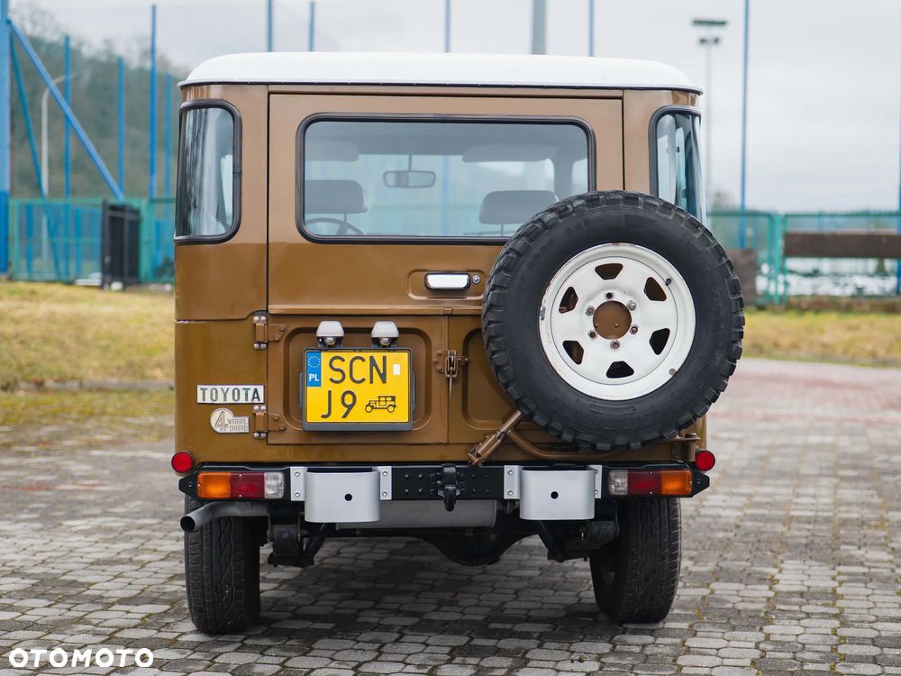 Toyota Land Cruiser - 8