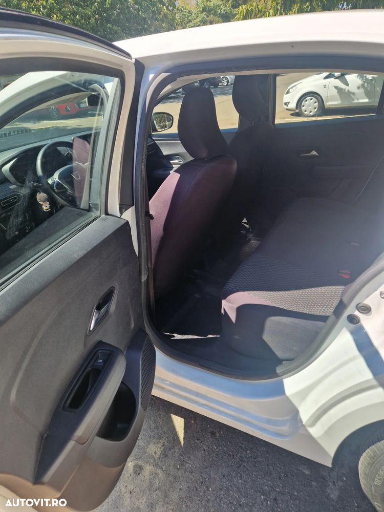 Dacia Logan TCe 90 MT6 Prestige - 7