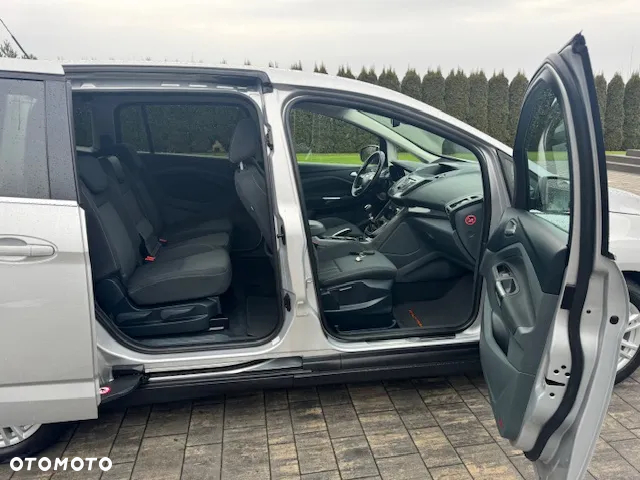 Ford Grand C-MAX - 25