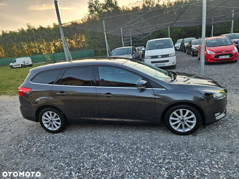 Ford Focus 1.6 TDCi DPF Titanium - 5