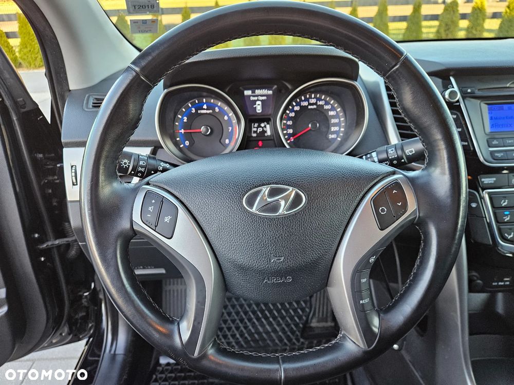 Hyundai i30 i30cw 1.6 Automatik Trend - 18