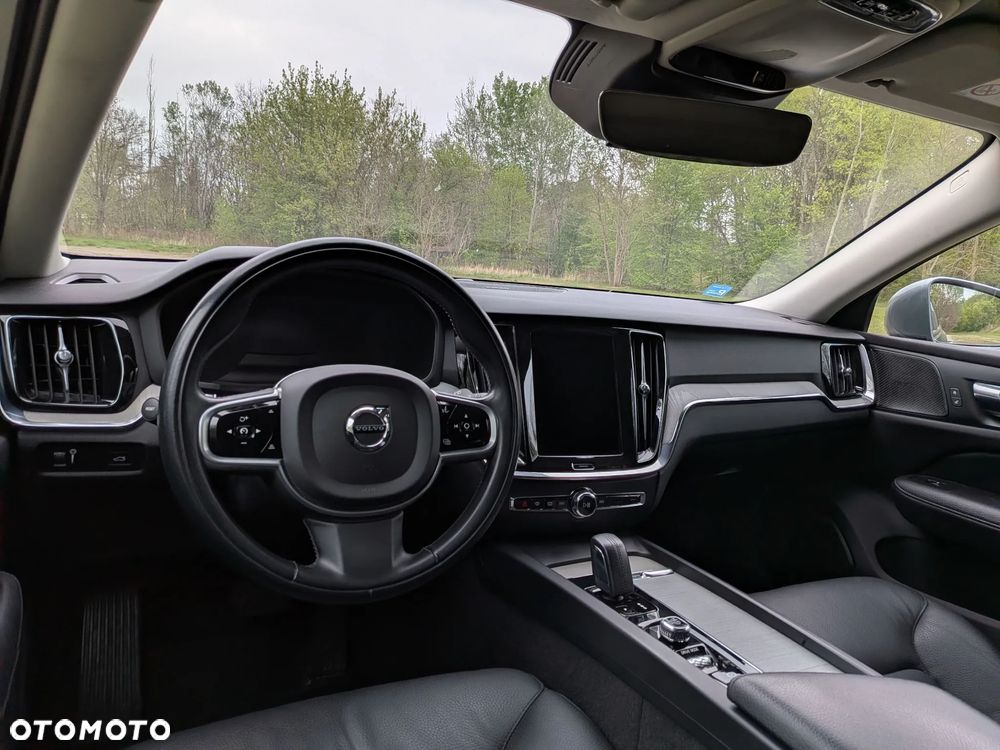 Volvo V60 Cross Country - 19