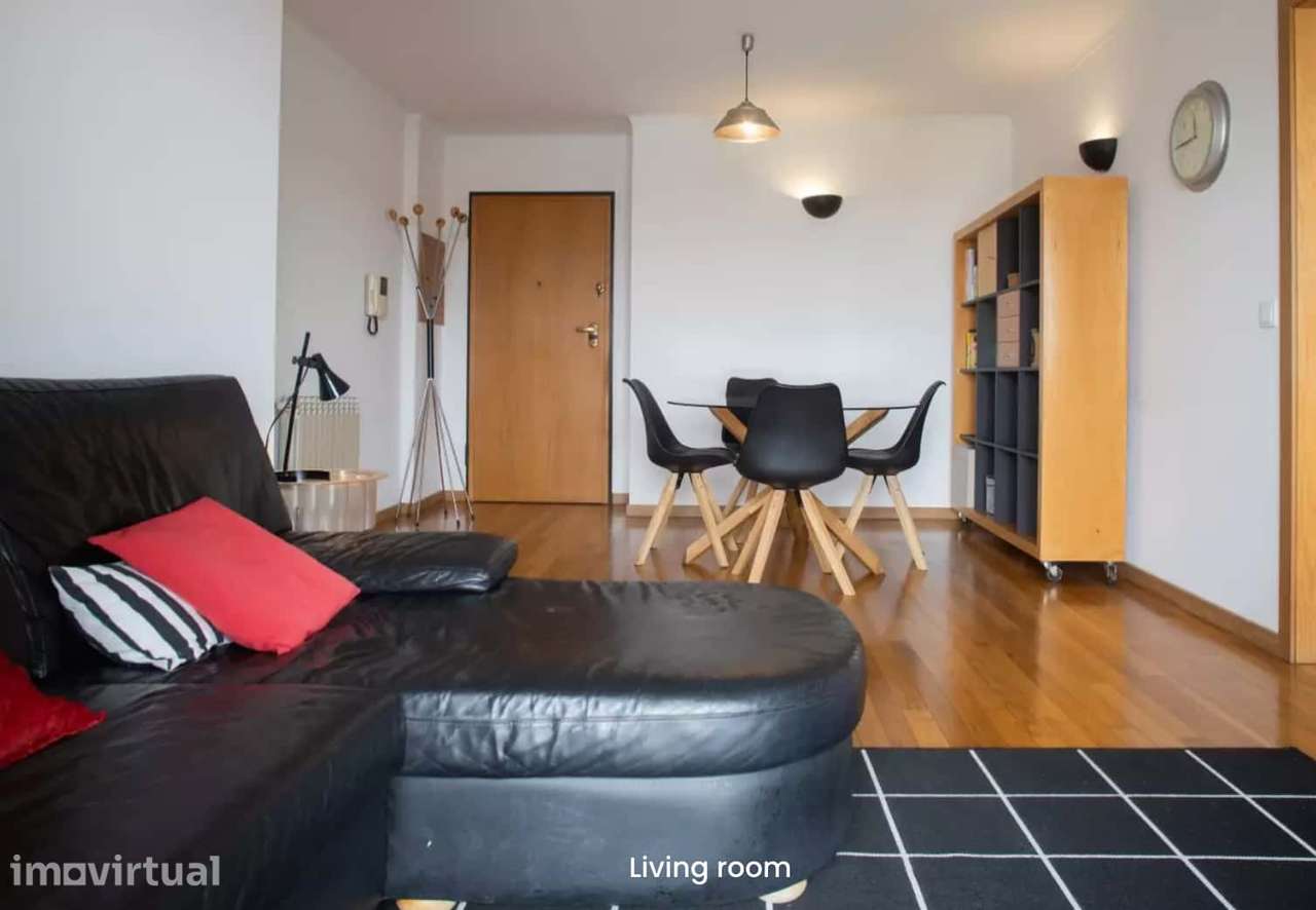 Bright 1-bedroom apartment with balcony in the heart of Porto - Grande imagem: 2/15