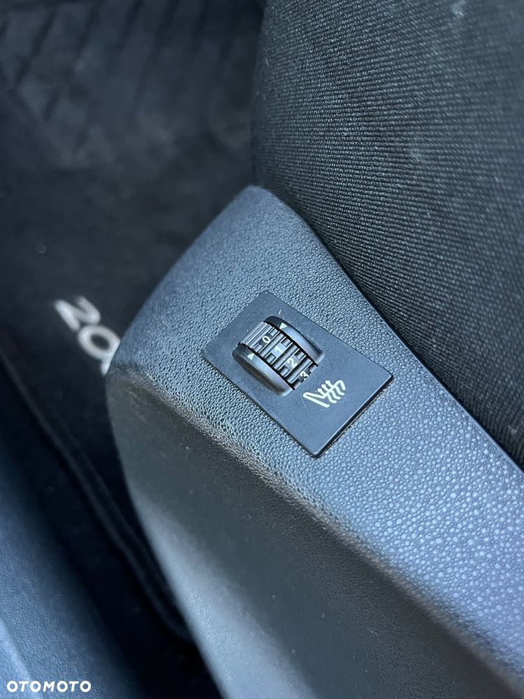 Peugeot 208 1.2 VTi Active - 17