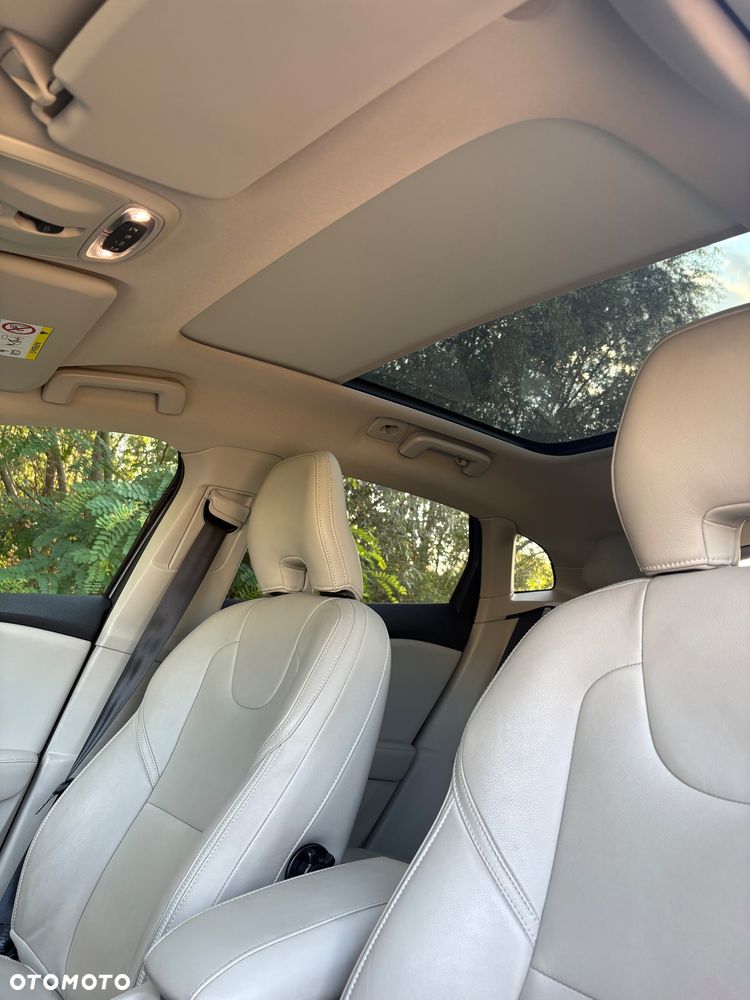 Volvo V40 T3 Drive-E Momentum - 11