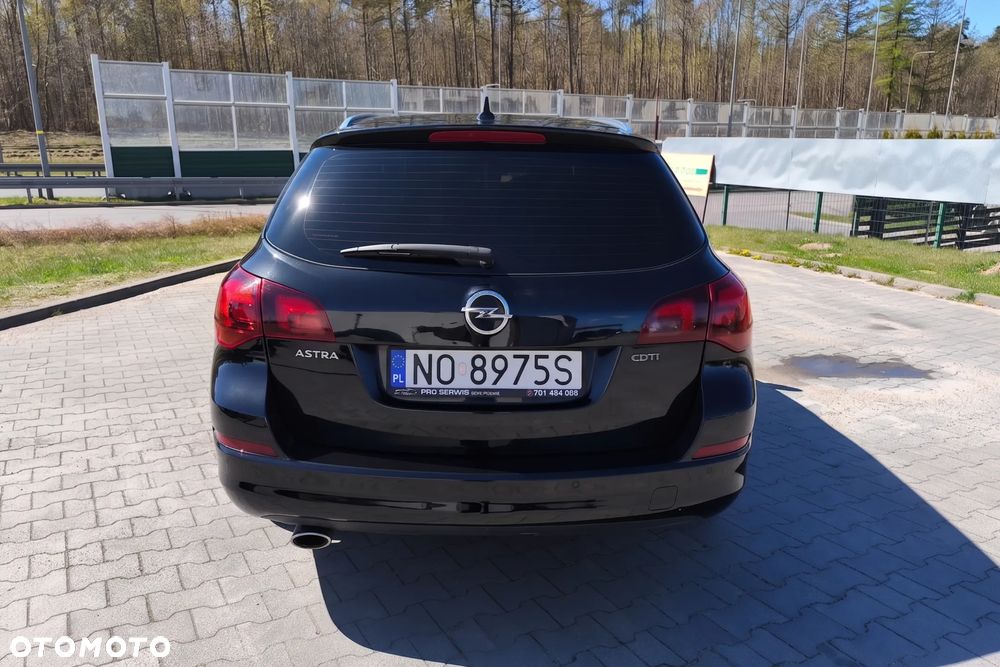 Opel Astra 2.0 CDTI Exklusiv - 6