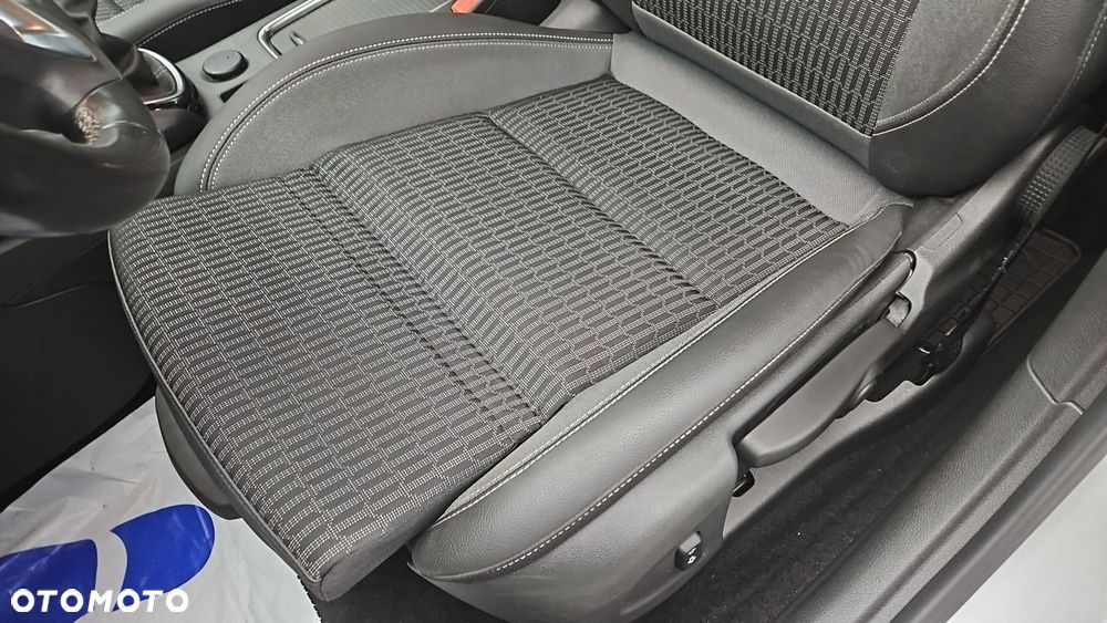 Opel Astra 1.2 T Elegance S&S - 11