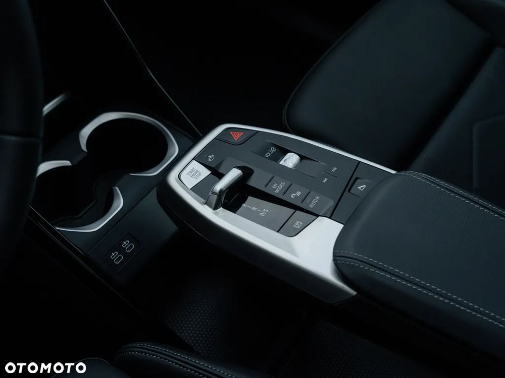 BMW X1 sDrive18d - 11