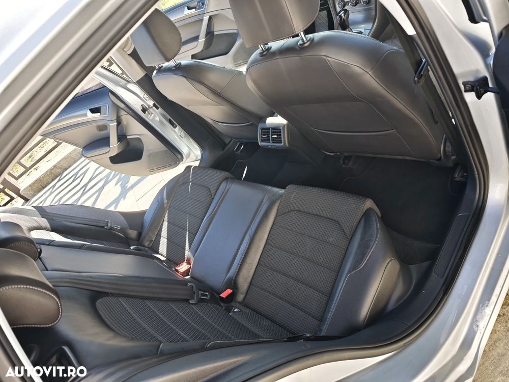 Volkswagen Golf - 12
