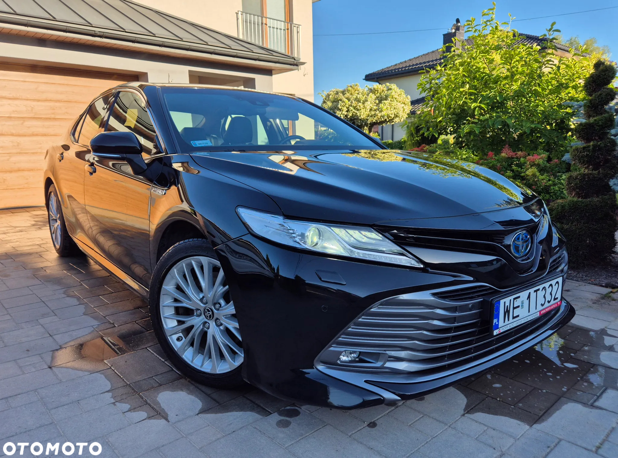 Toyota Camry 2.5 Hybrid Executive CVT - 2